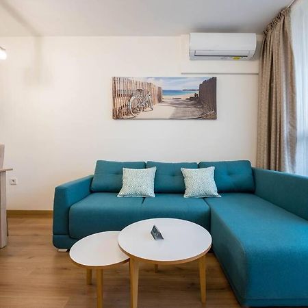 Labyrinth Apartment - Free Parking Space Included 바르나 외부 사진