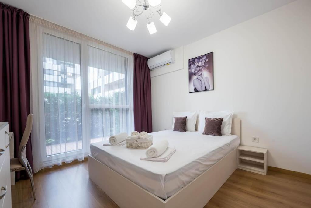 Labyrinth Apartment - Free Parking Space Included 바르나 외부 사진