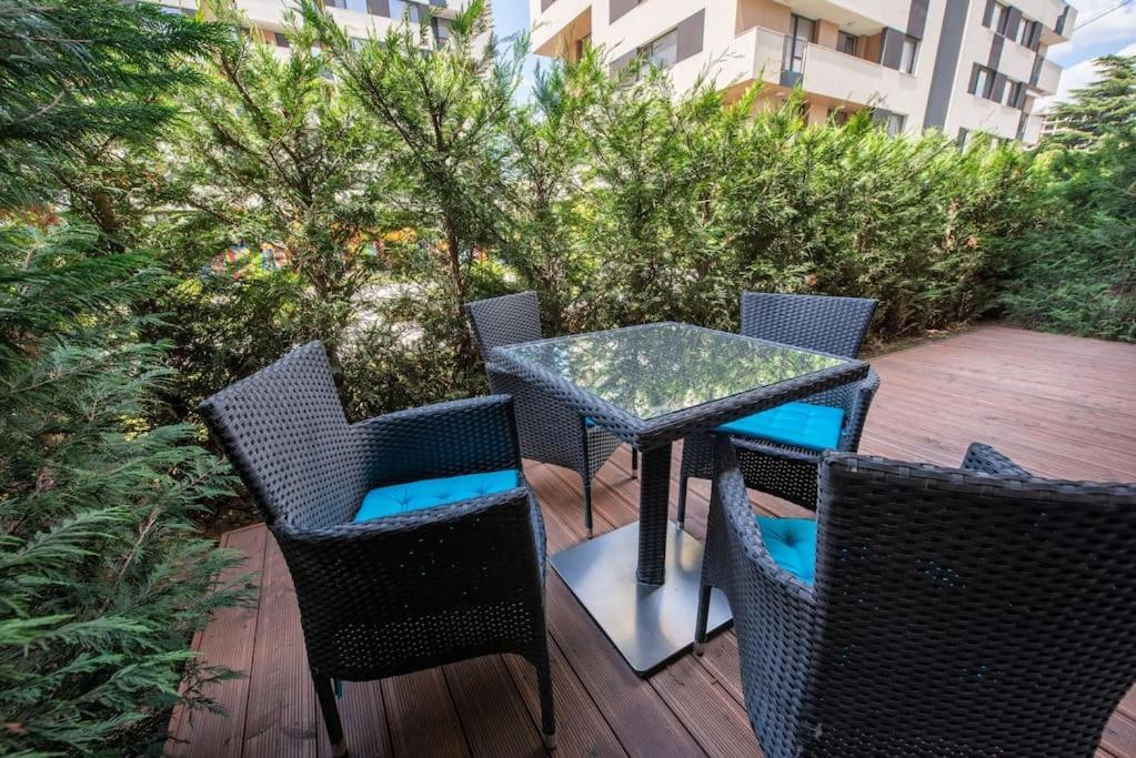 Labyrinth Apartment - Free Parking Space Included 바르나 외부 사진