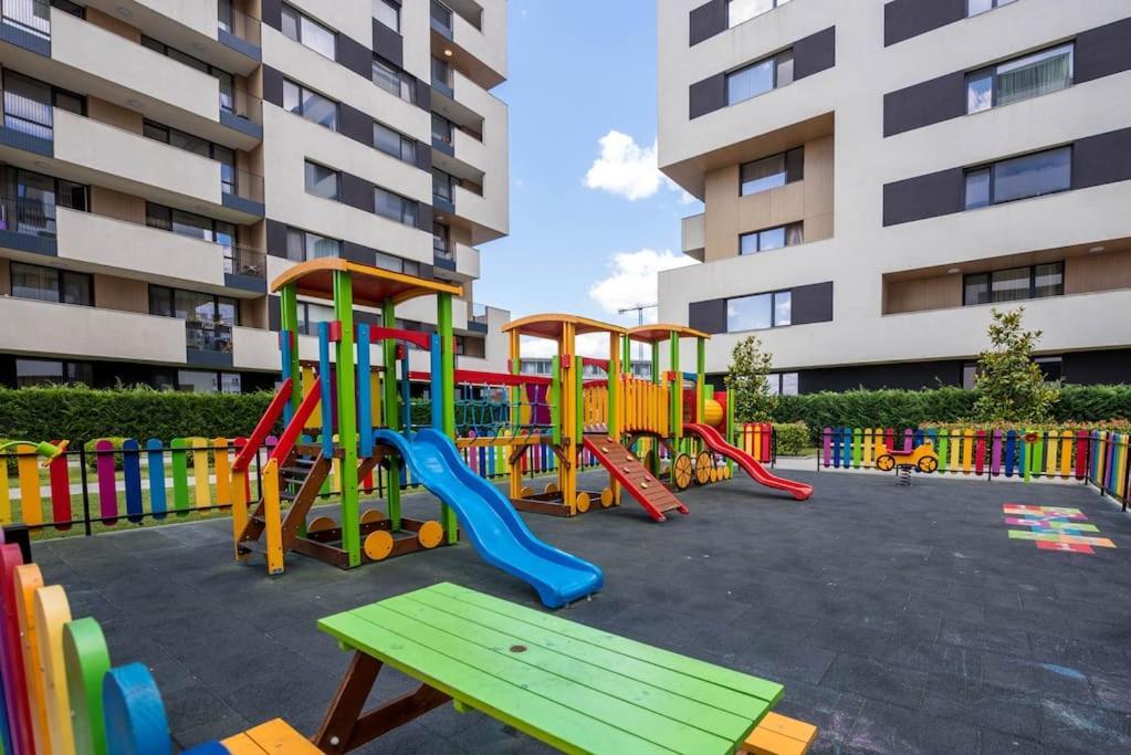 Labyrinth Apartment - Free Parking Space Included 바르나 외부 사진