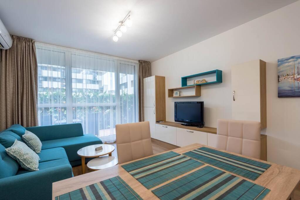 Labyrinth Apartment - Free Parking Space Included 바르나 외부 사진
