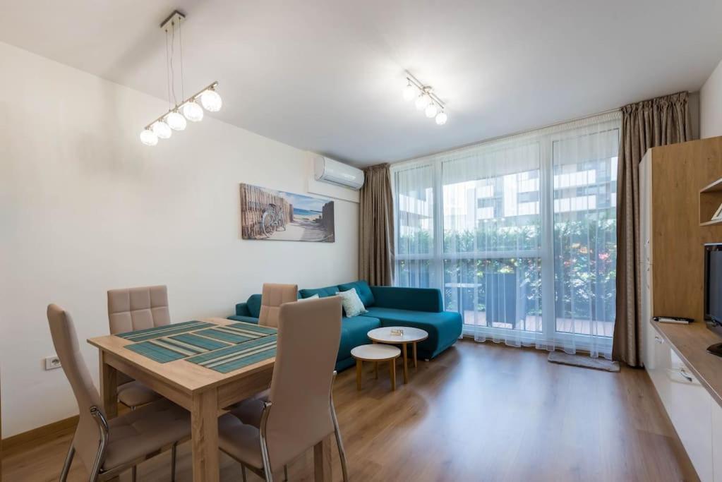 Labyrinth Apartment - Free Parking Space Included 바르나 외부 사진