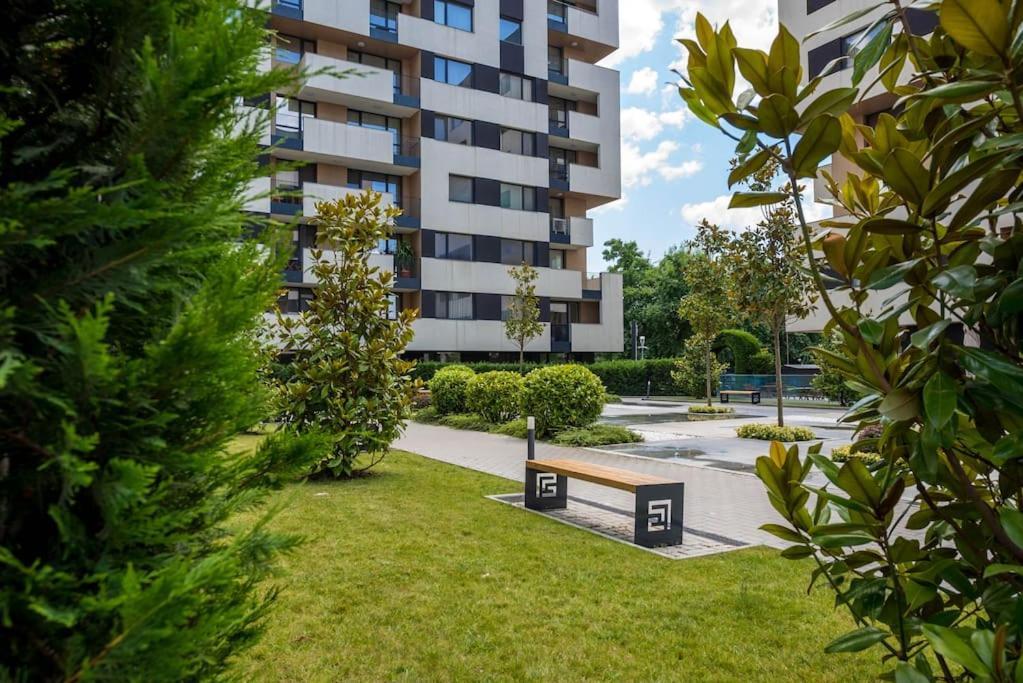 Labyrinth Apartment - Free Parking Space Included 바르나 외부 사진